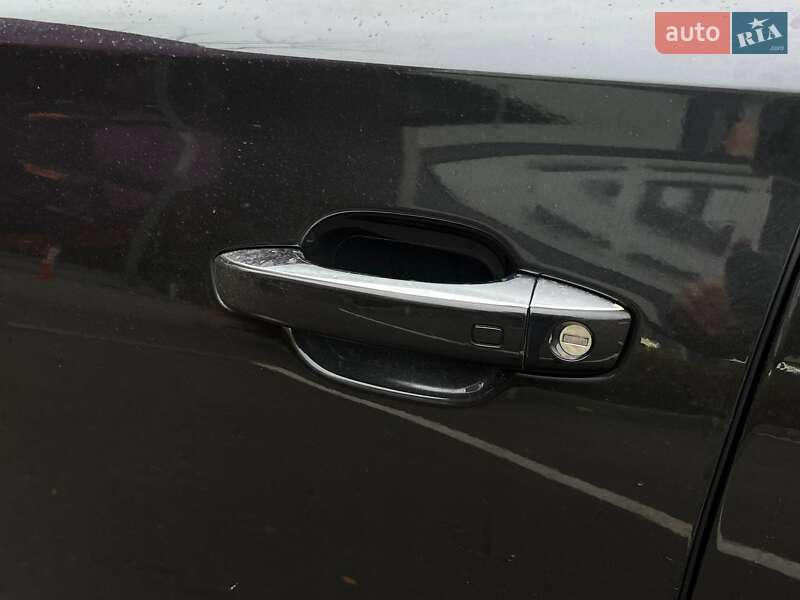 Седан Audi A8 2012 в Киеве