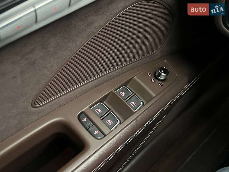 Седан Audi A8 2012 в Киеве