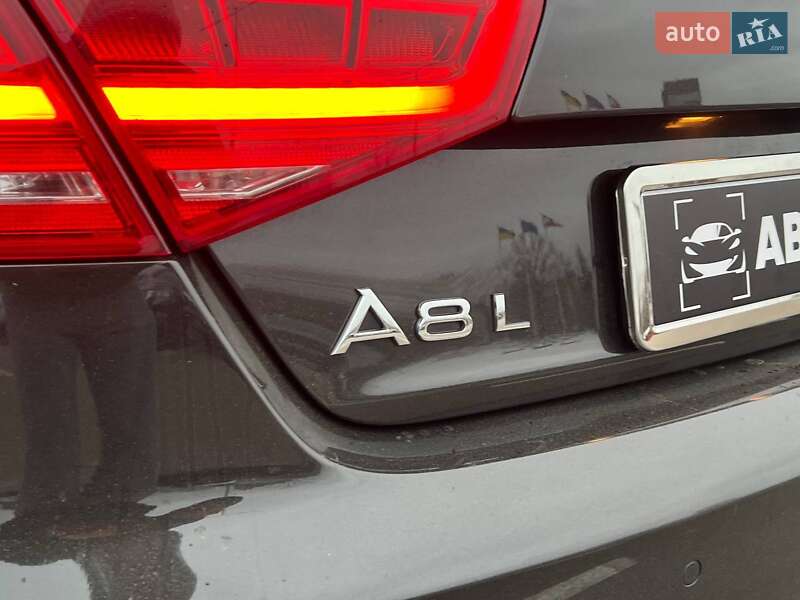 Седан Audi A8 2012 в Киеве