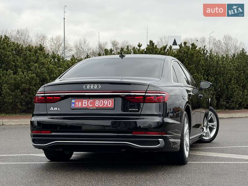 Седан Audi A8 2022 в Києві