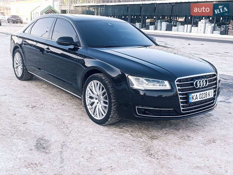 Седан Audi A8 2015 в Чернигове