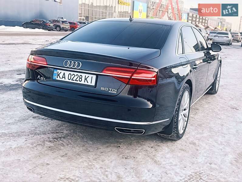 Седан Audi A8 2015 в Чернигове