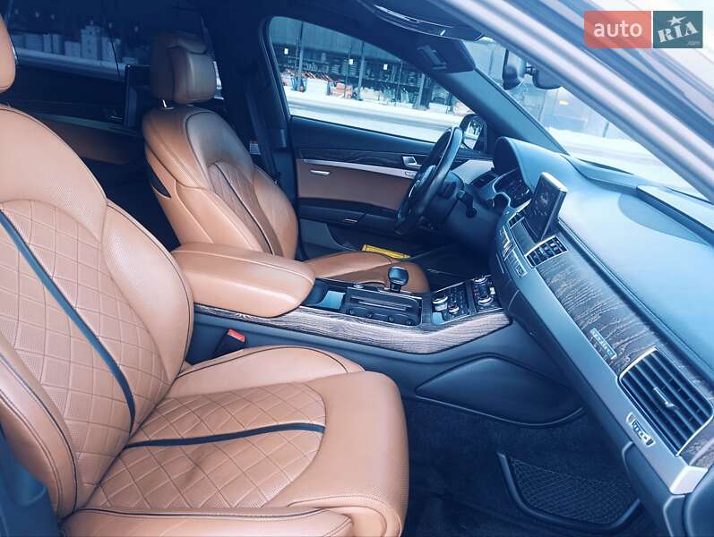 Седан Audi A8 2015 в Чернигове