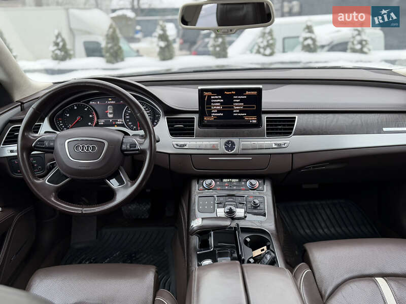 Седан Audi A8 2012 в Киеве