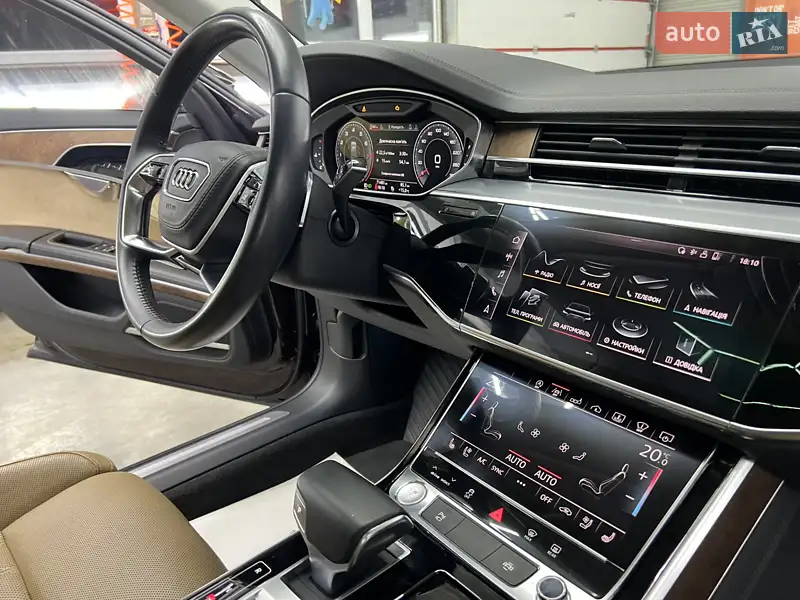 Audi A8 2018 VIN WAU8DAF82KN009487 фото оголошення 34 з 107