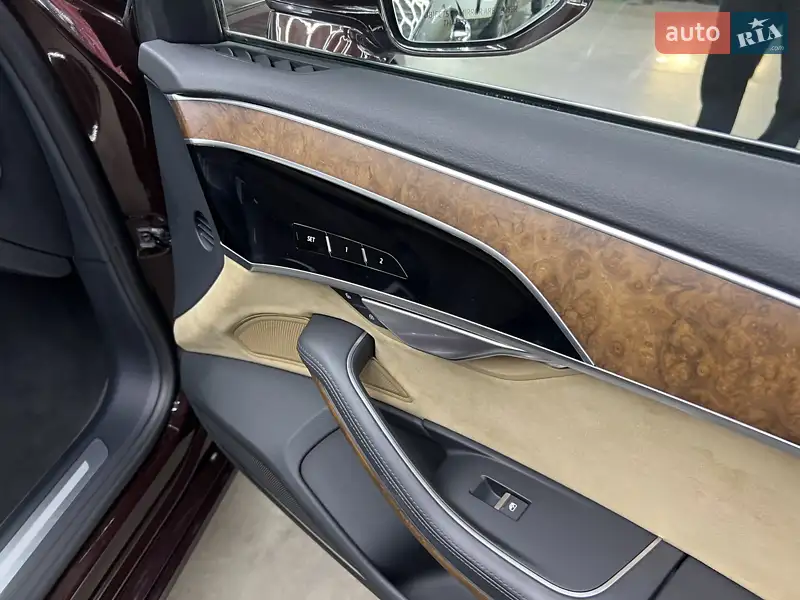 Audi A8 2018 VIN WAU8DAF82KN009487 фото оголошення 38 з 107