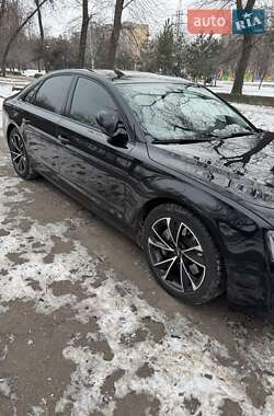 Седан Audi A8 2013 в Кривом Роге