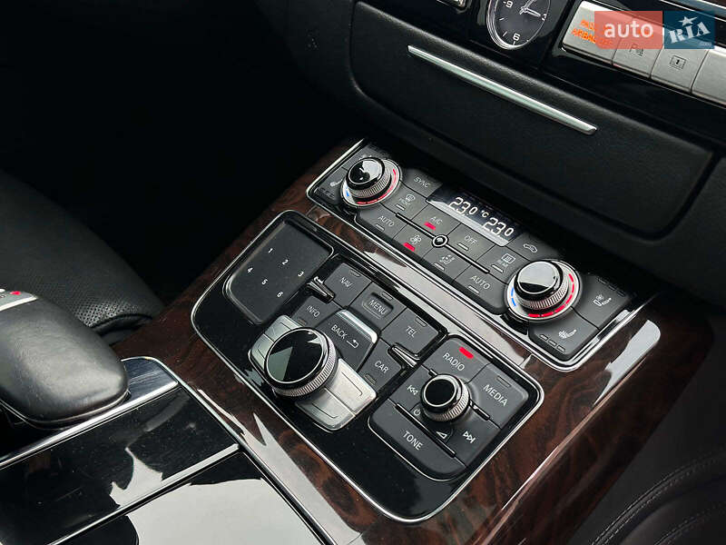 Седан Audi A8 2013 в Одессе