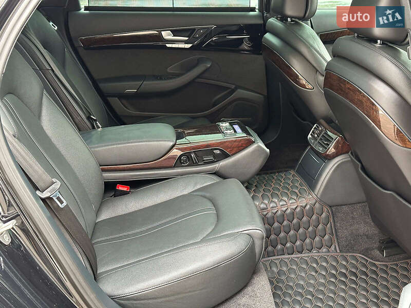 Седан Audi A8 2013 в Одессе
