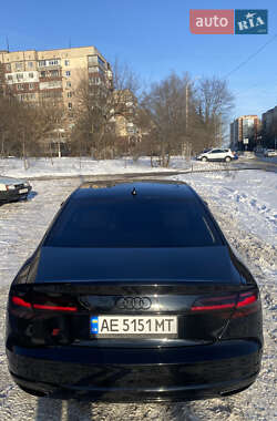 Седан Audi A8 2013 в Днепре