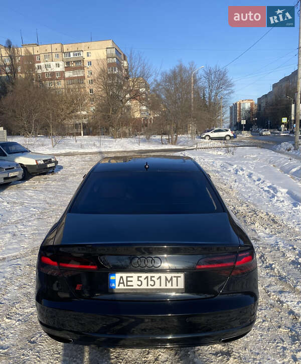 Седан Audi A8 2013 в Дніпрі