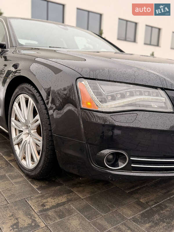 Седан Audi A8 2013 в Луцьку
