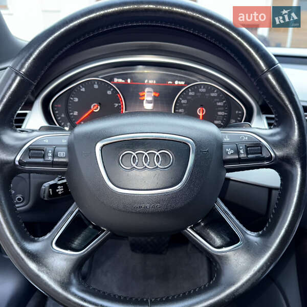 Седан Audi A8 2013 в Луцьку