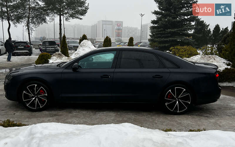 Седан Audi A8 2015 в Львове
