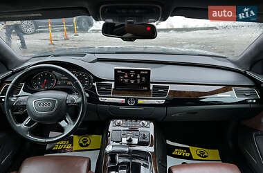 Седан Audi A8 2015 в Львове