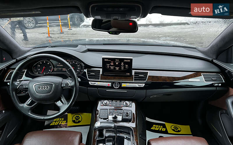 Седан Audi A8 2015 в Львове