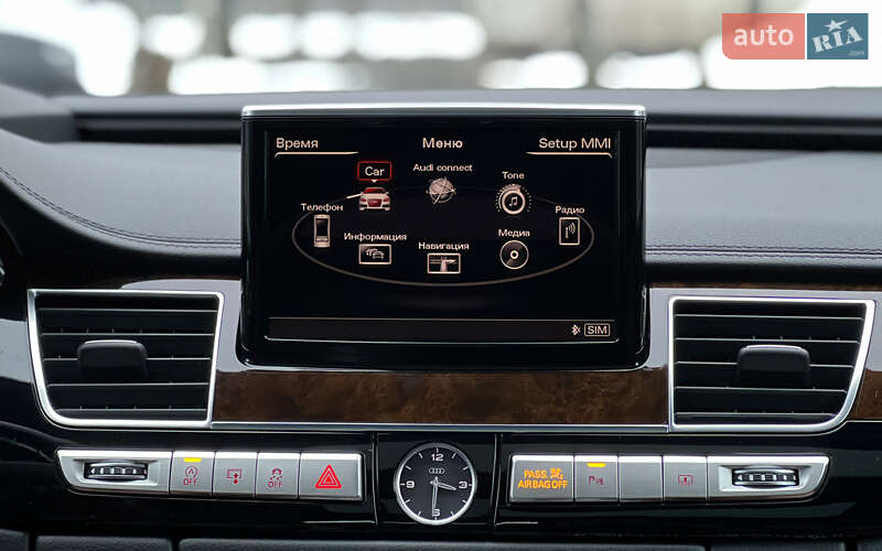 Седан Audi A8 2015 в Львове