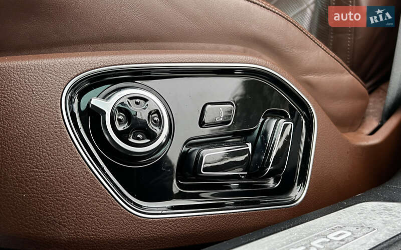 Седан Audi A8 2015 в Львове