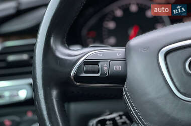 Седан Audi A8 2015 в Львове