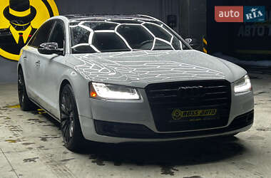 Седан Audi A8 2014 в Чернівцях