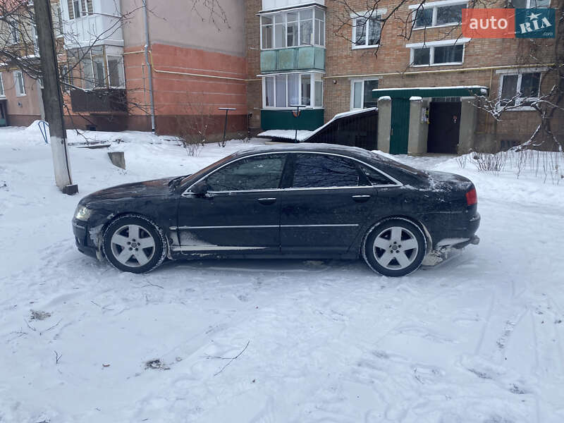 Седан Audi A8 2004 в Умані