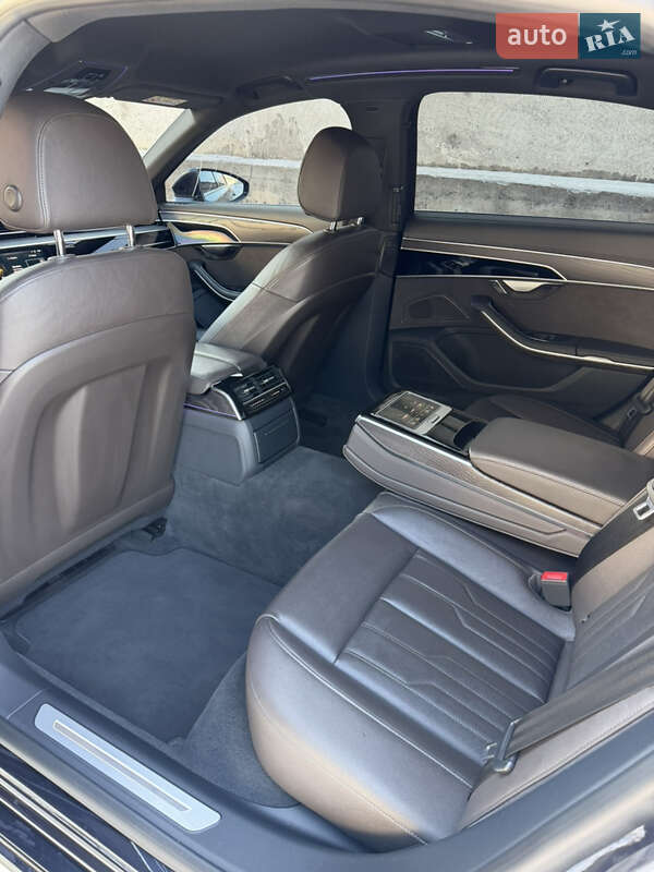 Седан Audi A8 2021 в Киеве
