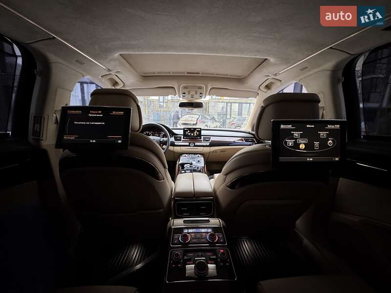Седан Audi A8 2013 в Луцке