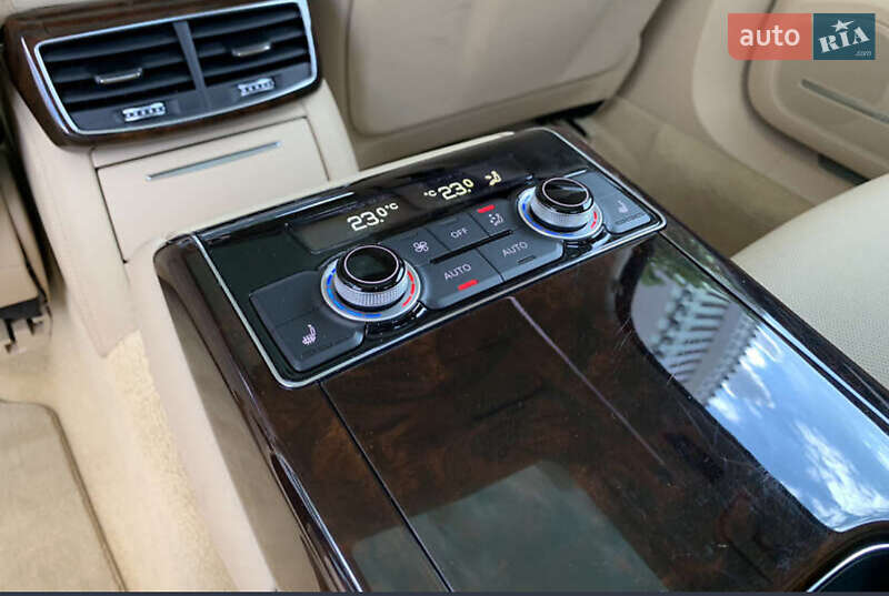 Седан Audi A8 2015 в Киеве