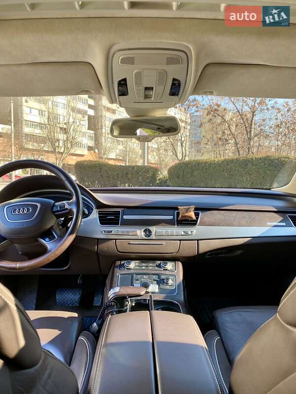 Седан Audi A8 2013 в Дніпрі
