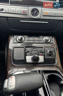 Седан Audi A8 2013 в Кривом Роге