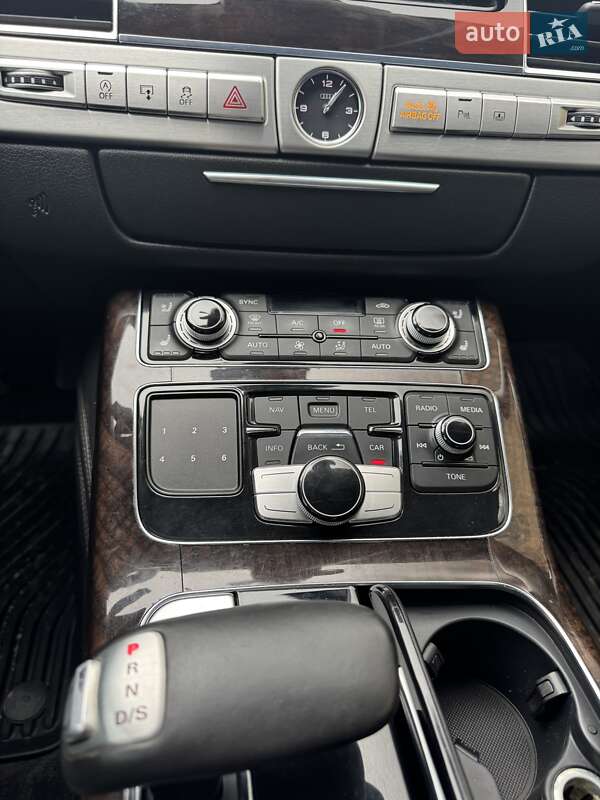 Седан Audi A8 2013 в Кривом Роге