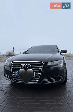 Седан Audi A8 2011 в Буске