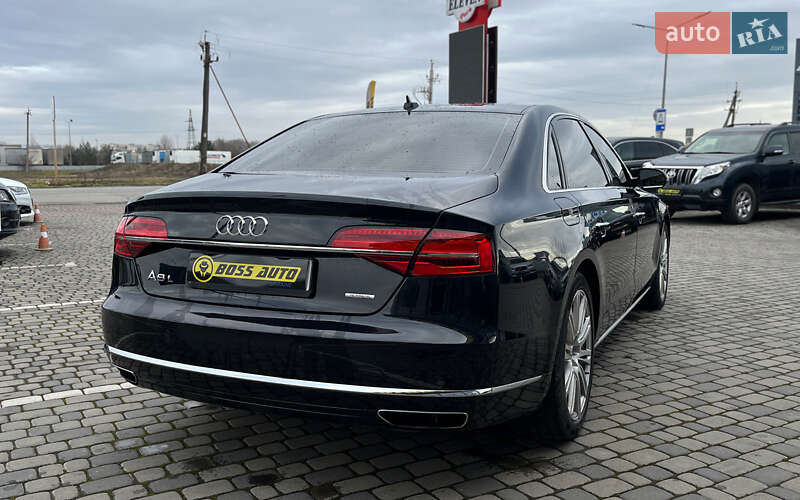 Седан Audi A8 2015 в Мукачевому