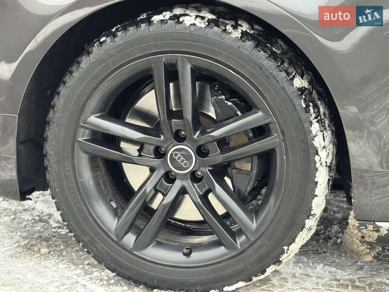 Седан Audi A8 2011 в Києві