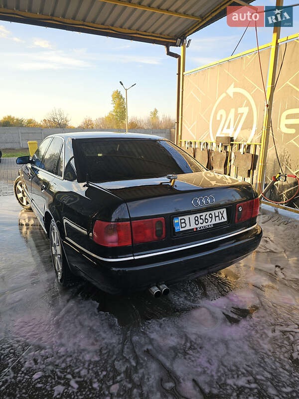 Audi A8 2001