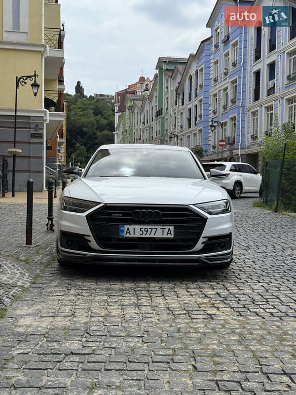 Седан Audi A8 2018 в Киеве