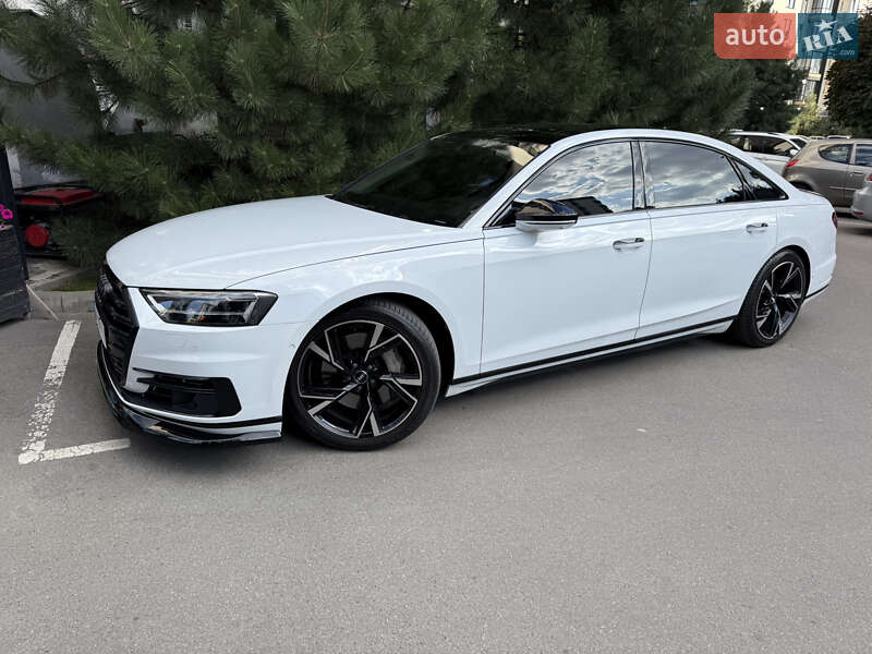Седан Audi A8 2018 в Киеве
