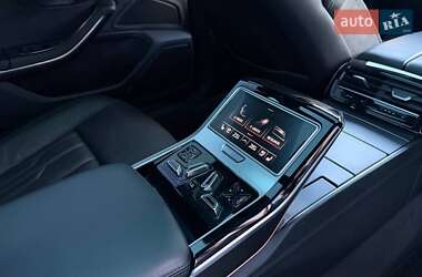 Седан Audi A8 2019 в Луцке