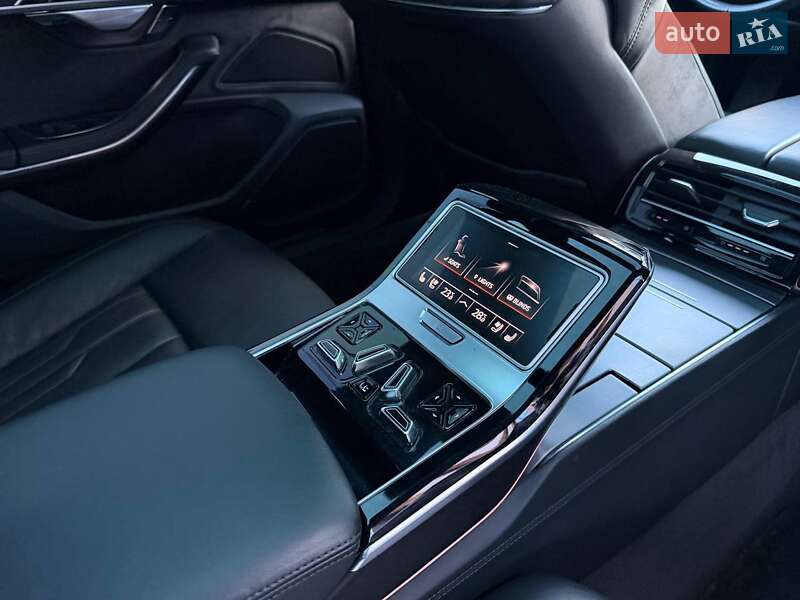 Седан Audi A8 2019 в Луцке