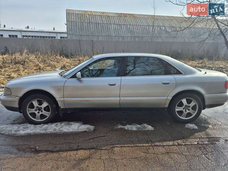 Седан Audi A8 1999 в Полтаве