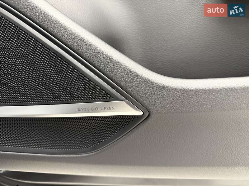 Седан Audi A8 2025 в Киеве фото 44 Седан Audi A8 2025 в Киеве