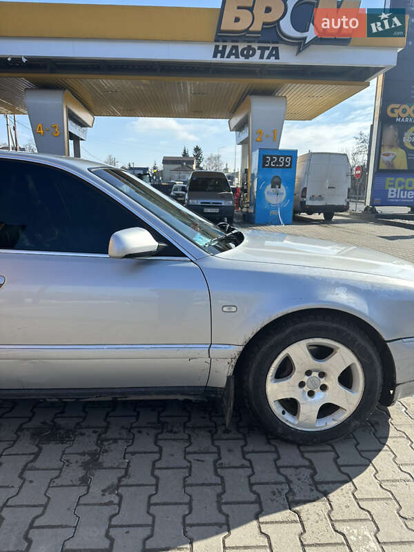 Седан Audi A8 2001 в Теребовле