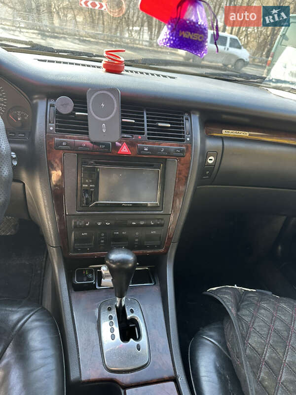 Седан Audi A8 2001 в Теребовле