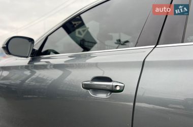 Седан Audi A8 2017 в Киеве