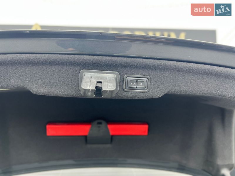 Седан Audi A8 2017 в Києві фото 25 Седан Audi A8 2017 в Києві