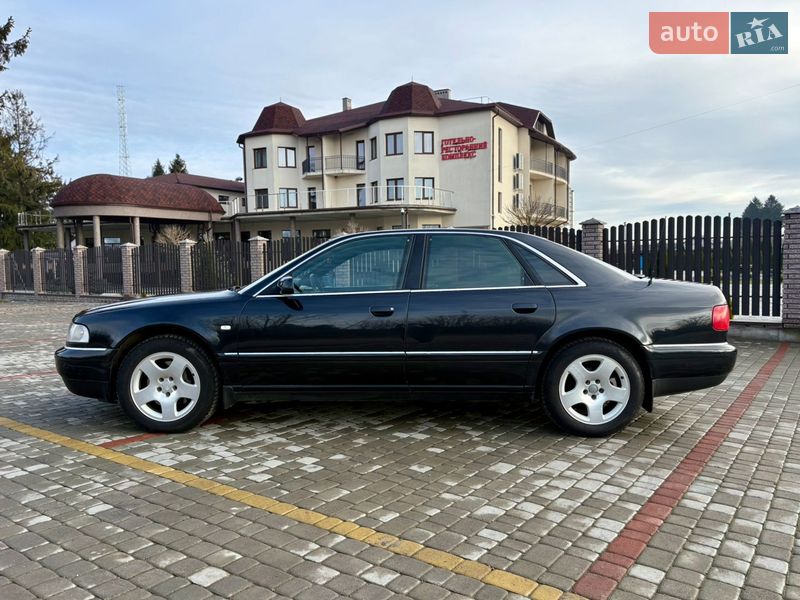 Седан Audi A8 2000 в Старокостянтинові