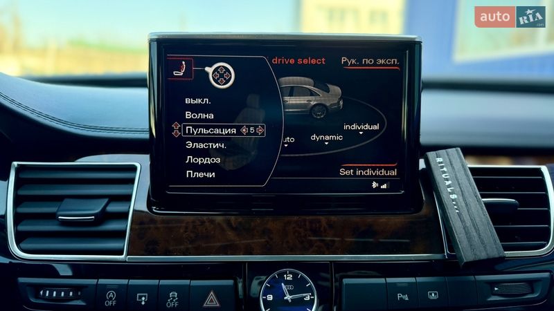 Седан Audi A8 2013 в Києві