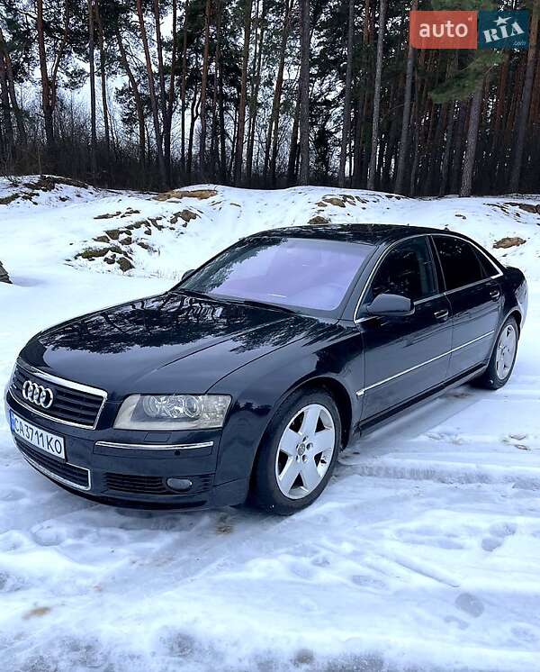 Седан Audi A8 2004 в Шишаки