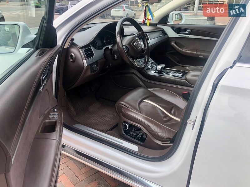Седан Audi A8 2012 в Києві