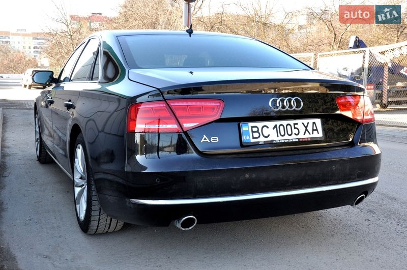 Седан Audi A8 2013 в Львові